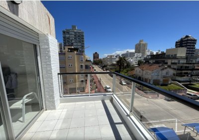Vende Penthouse de 2 dormitorios con vista espectacular en Peninsula
