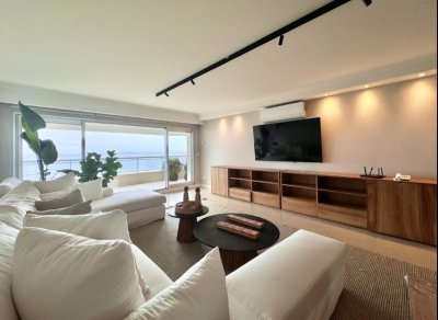 Apartamento en Brava - Punta del Este en venta de 3 dormitorios.