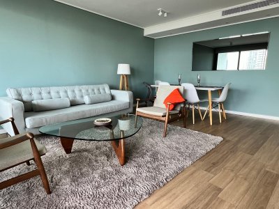 Se vende apartamento de 2 dormitorios, con vista inigualable en Punta del Este.