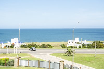 Lindo departamento de 2 pisos con agradable entorno de paz t tranquilidad.
