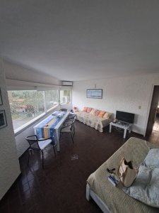Apartamento de 2 dormitorios en Punta del Este sobre Roosevelt