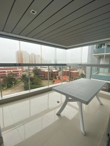 Venta Apartamento 2 dormitorios en Playa Mansa en Edificio de categoría