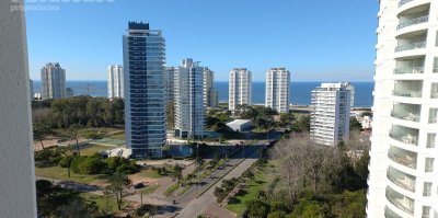 Pent house 3 dormitorios + dependencia de servicio! en Punta del Este!