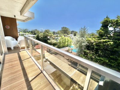 Apartamento en Punta del Este de 2 dormitorios en venta.