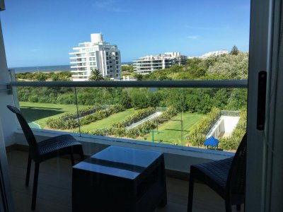 Alquila departamento de 2 dormitorios en Punta del Este