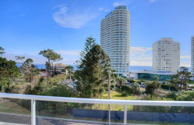 Apartamento en Venta de 3 dormitorios en Playa Mansa , Punta del este
