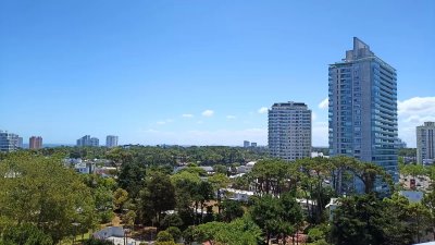 Departamento de 2 dormitorios en venta en Ocean Drive, proximo al mar. 