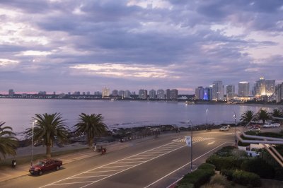 Edificio Espigon zona Puerto,  frente al mar. 