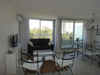 Apartamento en venta de 2 dormitorios en Punta Del Este 