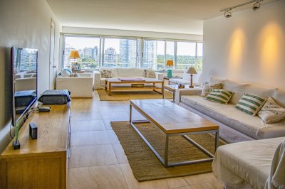 Excelente departamento en Punta del Este