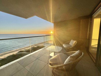 Apartamento frente al mar en Playa Mansa ? Punta del Este en venta de 3  suites, amenities premium y una vista inolvidable.