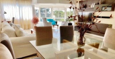 En venta apartamento de 4 dormitorios, con excelente vista en Roosevelt Punta del Este.