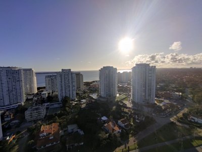 Penthouse de 2 dormitorios en venta en Alexander Boulevard 