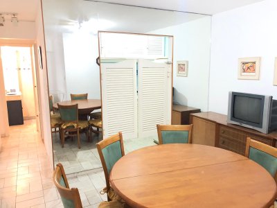 Departamento de 2 dormitorios en el centro de Punta del Este, cerca de todo