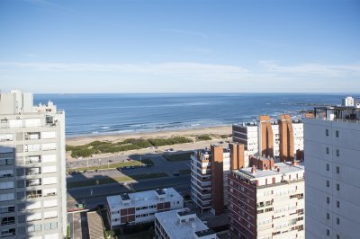 Onix Punta Del Este, Departamento de 3 dormitorios en venta, piso alto