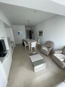 Vende Apartamento en Brava - Punta del Este de 2 dormitorios con excelente vista.