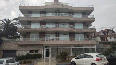 Vende apartamento de 1 dormitorio Mansa, Punta del Este.