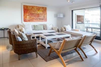 Apartamento de 3 dormitorios en Rincon del indio, Playa brava