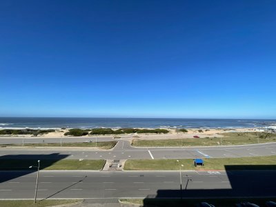 Apartamento en Playa Brava, Punta del Este con vista al mar