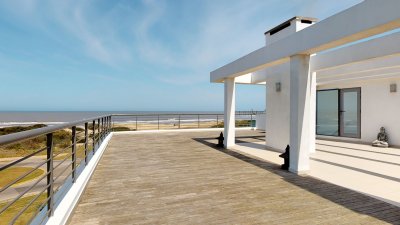 Pent house de 3 dormitorios en Suite en Edificio Blue Bird , Punta del este , Playa Brava 