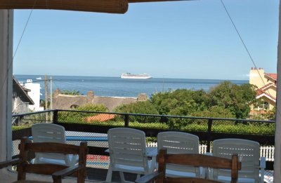 Hermoso apartamento en 2 plantas con vista al mar en la Peninsula de Punta del Este