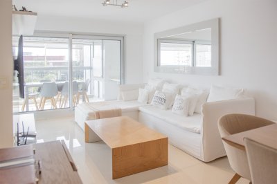 Espectacular departamento en Playa Mansa, Punta del Este