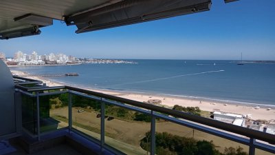 Coral Tower Punta del Este , Departamento de 3 dormitorios en venta frente al mar. Coral Tower