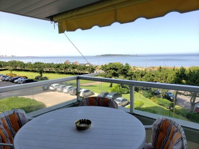 Apartamento en Venta de 3 dormitorios en Primera Linea , Playa Mansa , Punta del este 