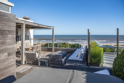 Apartamento con vista espectacular a metros del mar, en Brava en Punta del Este