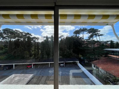 En venta apartamento de 2 dormitorios en Punta del Este, Mansa.