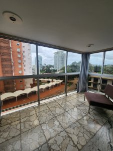 En venta apartamento espacioso en Mansa, Punta del Este de 2 dormitorios. 