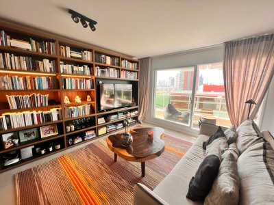 Vende espectacular apartamento de 3 dormitorios en Coral Tower, Playa Mansa, Punta del Este 