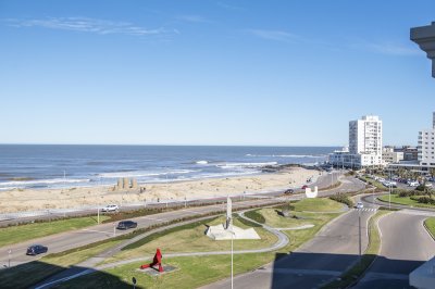 Apartamento en venta en Brava de 3 dormitorios, Torre Imperiale - Punta del Este
