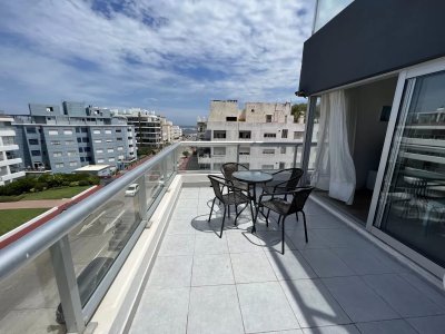 Apartamento de 2 dormitorios en venta en Península 