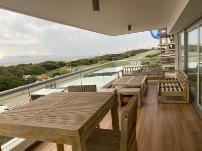 Departamento de 3 dormitorios en venta frente al mar, Playa Brava