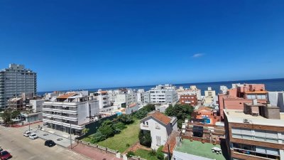 Apartamento en venta de 2 dormitorios en torre con servicios en la Peninsula