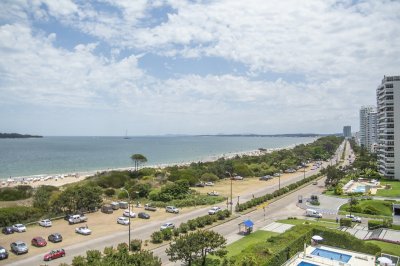 Torre emblematica frente al mar, 2 dormitorios en venta