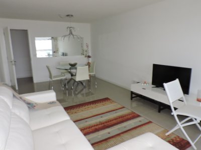  Apartamento de 1 dormitorio y 1 baño  Punta del Este