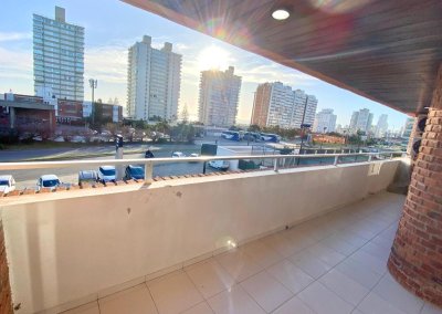 Vende apartamento en Brava- Punta del Este de 2 dormitorios.