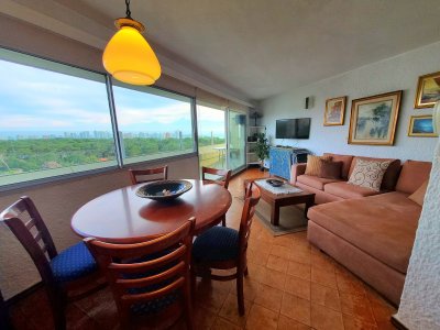 Vende Apartamento en Roosevelt - Punta del Este de 2 Dormitorios.