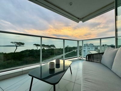 En venta apartamento de 3 dormitorios en Mansa