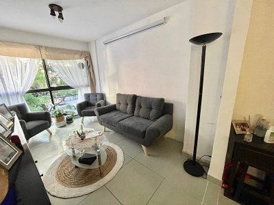Apartamento en Pocitos de 3 dormitorios con 3 Garages 