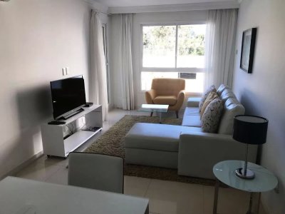 Vende apartamento de 1 dormitorio frente al mar en Pinares, Punta del Este 