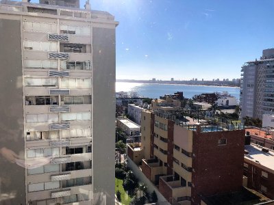 En venta apartamento en Península - Punta del Este de 3 dormitorios.