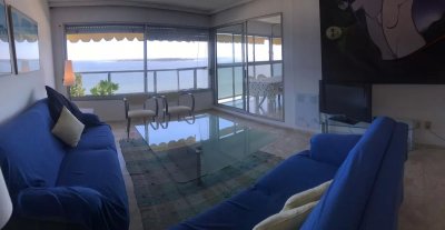 Venta Apartamento 2 dormitorios y dep en Playa Mansa frente al mar!