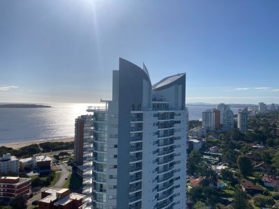 Espectacular penthouse en alquiler con vista al mar en Miami Boulevard II