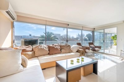 Venta Apartamento de 3 dormitorios en la Península, Punta del Este