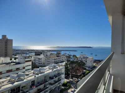 Apartamento 1 dormitorio en la Península, Punta del Este con vista al mar!