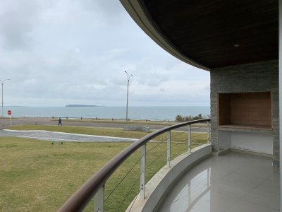 Departamento de 3 dormitorios en Torre Isabel, Punta del Este