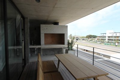 Apartamento en venta en Manantiales de 3 dormitorios con vista al mar.